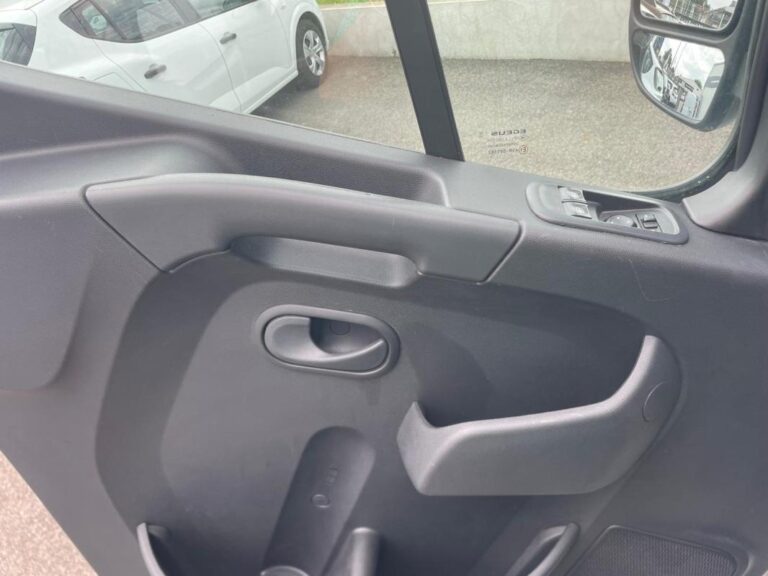 Renault Master FG TR CF F3500 BLUE DCI 135 - Image 08 (July 7, 2026)