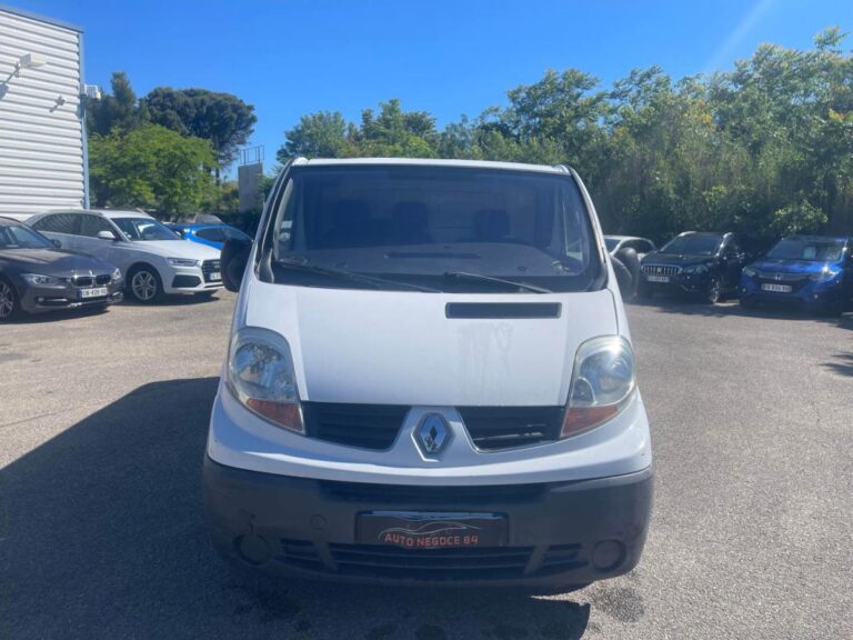 Renault Trafic GENERIQUE 2.0DCI 115 - Image 02 (July 7, 2026)