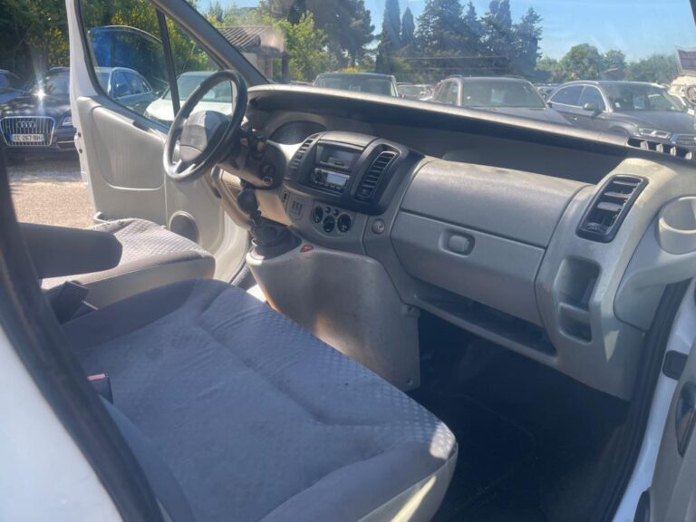 Renault Trafic GENERIQUE 2.0DCI 115 - Image 07 (July 7, 2026)