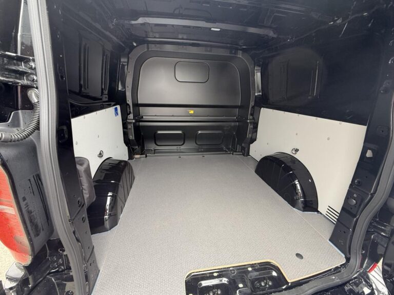 Volkswagen Transporter t7 long cab appro 170 4 motion - Image 07 (July 7, 2026)