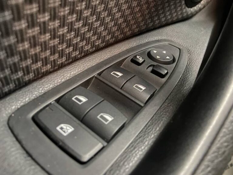 BMW X1 sDrive 16d 116 ch DKG7 Business Design - Image 14 (July 7, 2026)