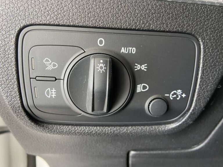 Audi Q2 35 TFSI 150 S tronic 7 Design - Image 10 (July 7, 2026)