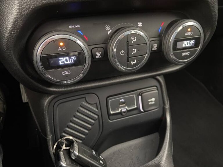 Jeep Renegade 1.6 I MultiJet S&S 120 ch Limited - Image 17 (July 7, 2026)