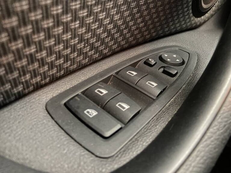 BMW X1 sDrive 16d 116 ch DKG7 Business Design - Image 13 (July 7, 2026)