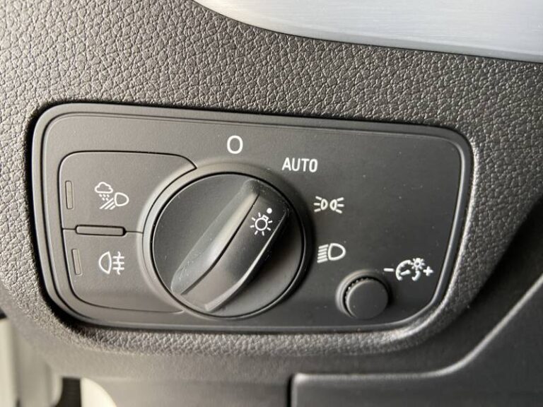 Audi Q2 35 TDI 150 BVM6 Design - Image 12 (July 7, 2026)