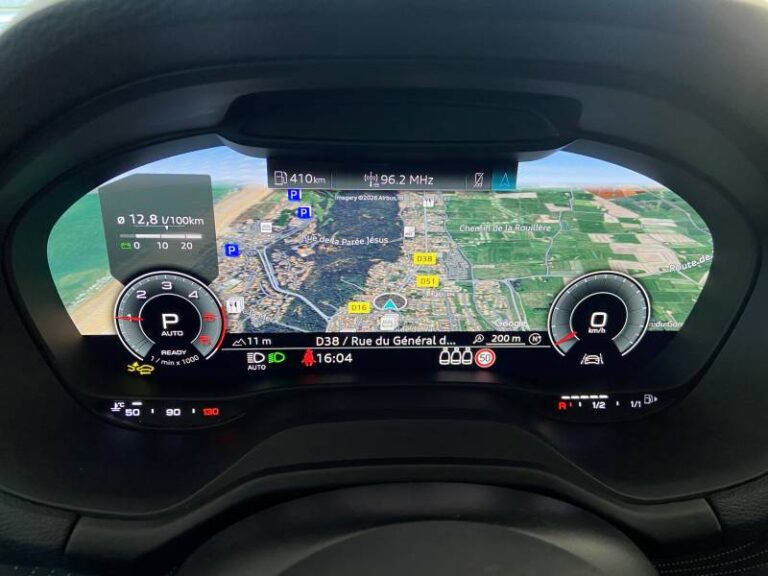 Audi Q2 35 TDI 150 S tronic 7 S line - Image 17 (July 7, 2026)