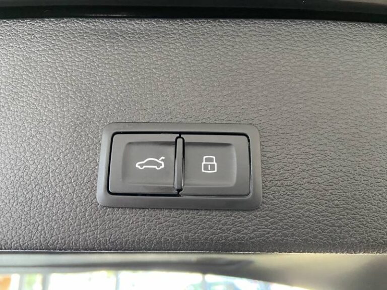 Audi Q2 35 TDI 150 S tronic 7 S line - Image 04 (July 7, 2026)