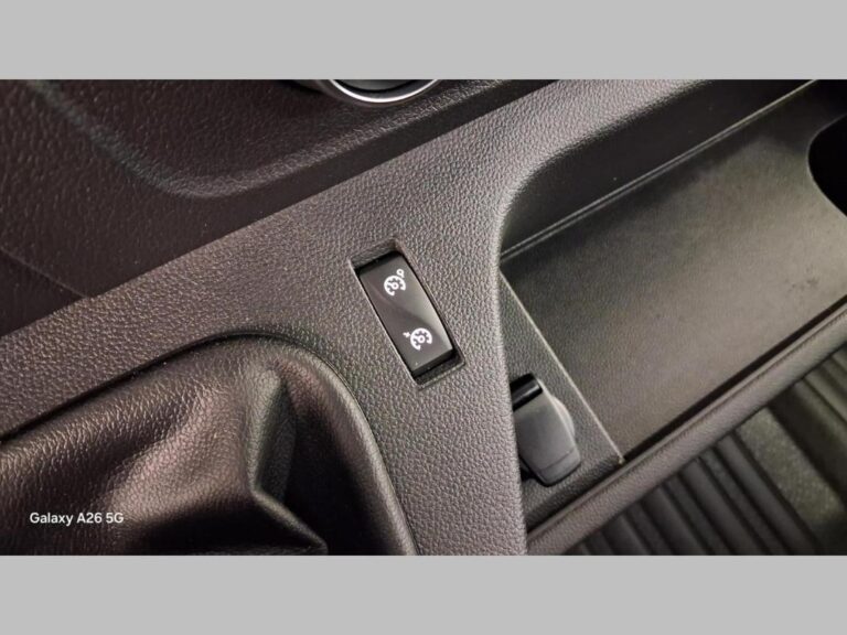 Renault Master CABINE APPROFONDIE APPRO GRAND CONFORT DCI 135 - Image 08 (July 7, 2026)