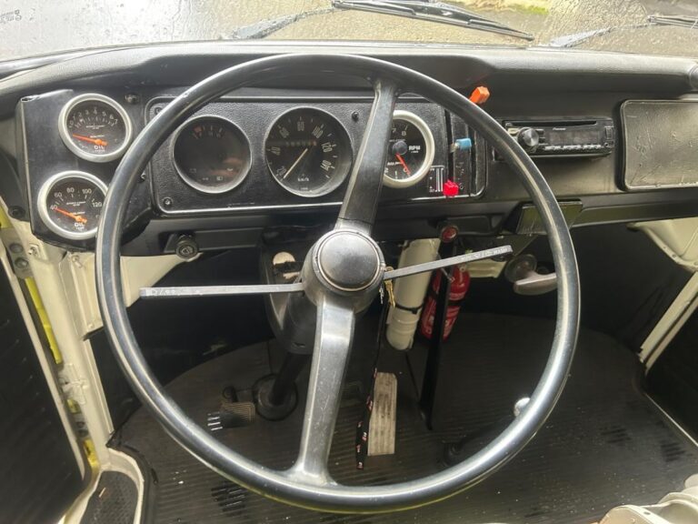 Volkswagen Combi T2 - Image 11 (July 7, 2026)
