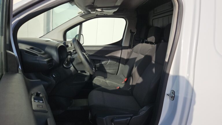 Opel combo cargo 1.5 100 CH S/S BVM6 AUGMENTE PACK CLIM - Image 13 (July 7, 2026)