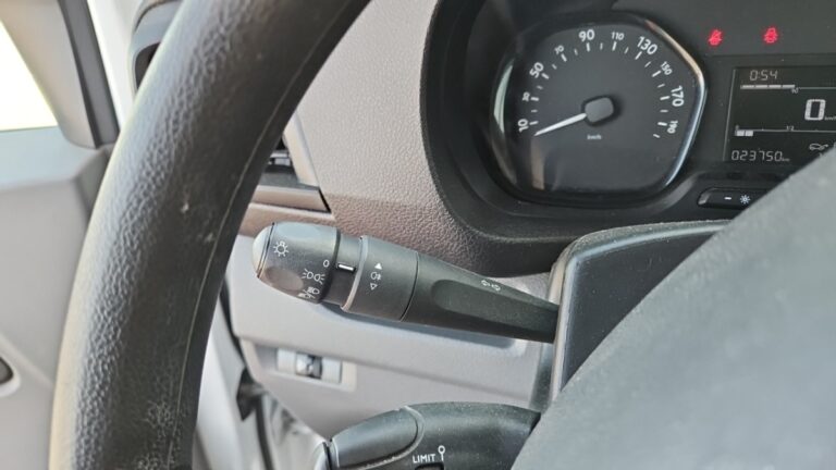 Peugeot Expert FOURGON tole standard bluehdi 100 ss bvm6 pro - Image 19 (July 7, 2026)