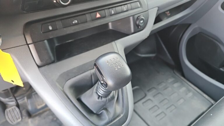 Peugeot Expert FOURGON tole standard bluehdi 100 ss bvm6 pro - Image 20 (July 7, 2026)