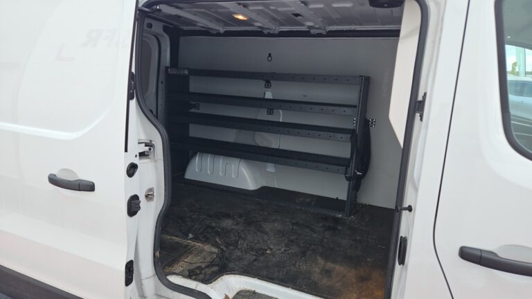 Renault Trafic FOURGON 2800 kg blue dci 150 edc grand confort - Image 11 (July 7, 2026)
