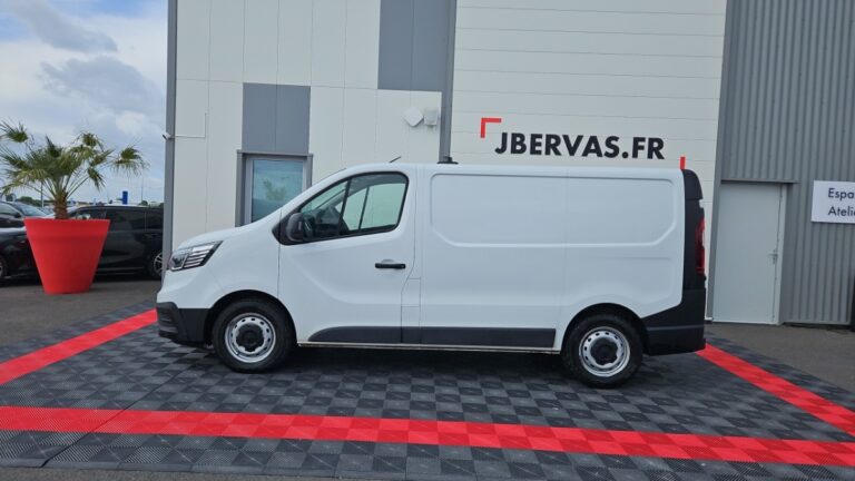 Renault Trafic FOURGON 2800 kg blue dci 150 edc grand confort - Image 02 (July 7, 2026)