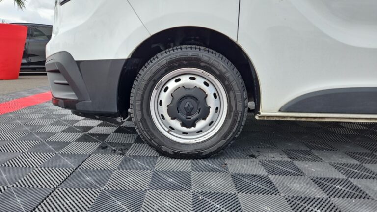 Renault Trafic FOURGON 2800 kg blue dci 150 edc grand confort - Image 08 (July 7, 2026)