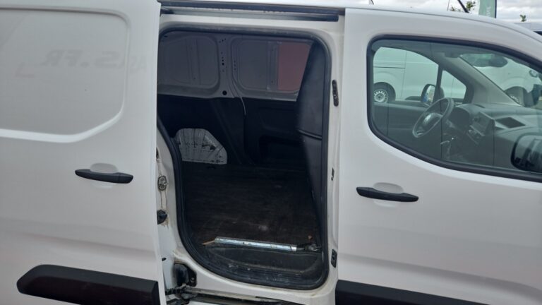 Citroën Berlingo VAN M 650 BLUEHDI 100 SS BVM5 CLUB - Image 19 (July 7, 2026)