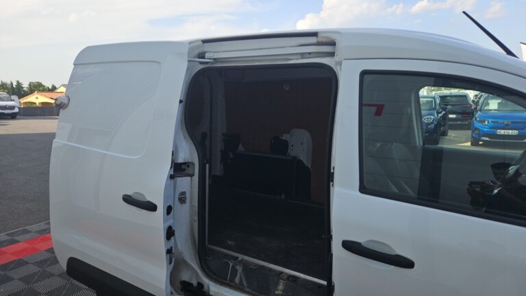 Renault Express Van TCE 100 – 22 CONFORT - Image 10 (July 7, 2026)