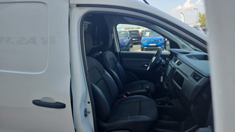 Renault Express Van TCE 100 – 22 CONFORT - Image 11 (July 7, 2026)