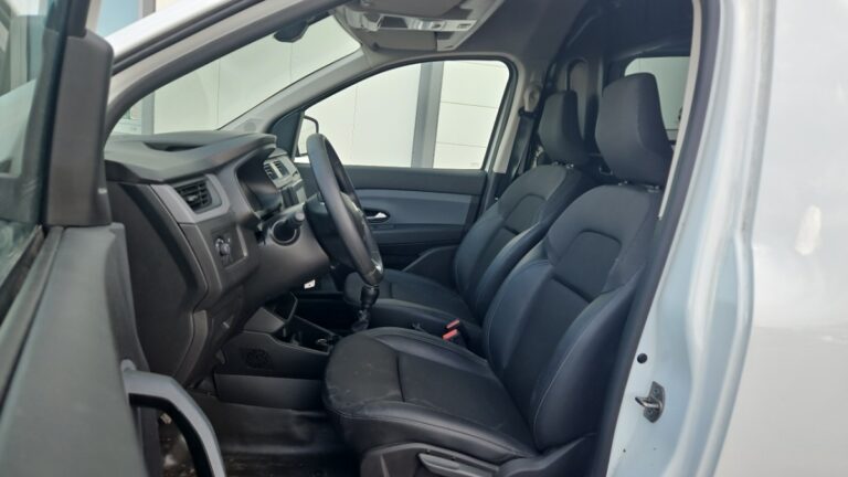 Renault Express Van TCE 100 – 22 CONFORT - Image 13 (July 7, 2026)