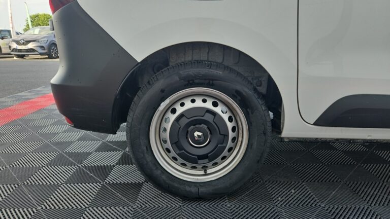 Renault Express Van TCE 100 – 22 CONFORT - Image 08 (July 7, 2026)