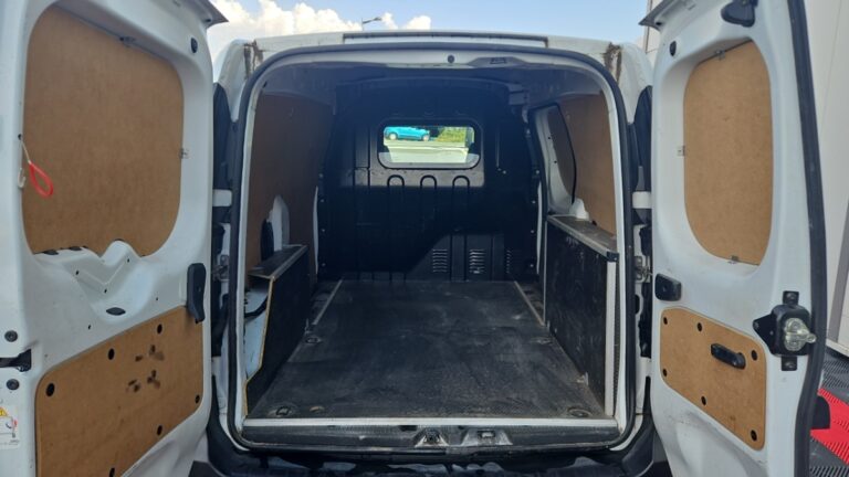 Renault Express Van TCE 100 – 22 CONFORT - Image 09 (July 7, 2026)