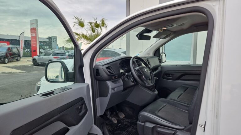 Toyota PROACE FOURGON MEDIUM 1.5L 120 D-4D BVM6 BUSINESS - Image 12 (July 7, 2026)