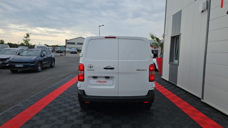 Toyota PROACE FOURGON MEDIUM 1.5L 120 D-4D BVM6 BUSINESS - Image 04 (July 7, 2026)