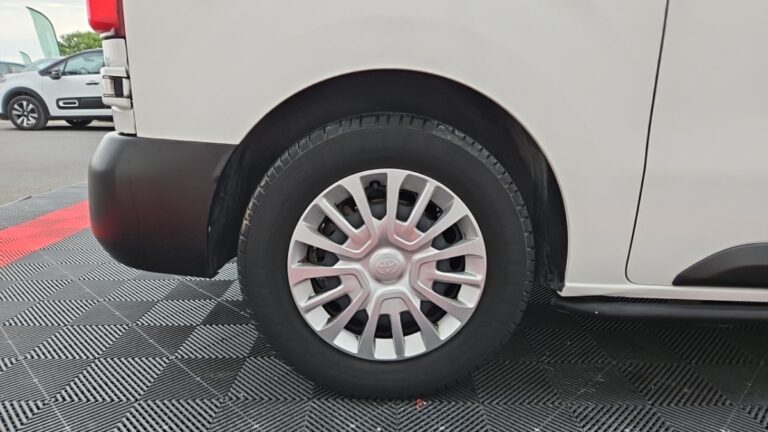 Toyota PROACE FOURGON MEDIUM 1.5L 120 D-4D BVM6 BUSINESS - Image 08 (July 7, 2026)