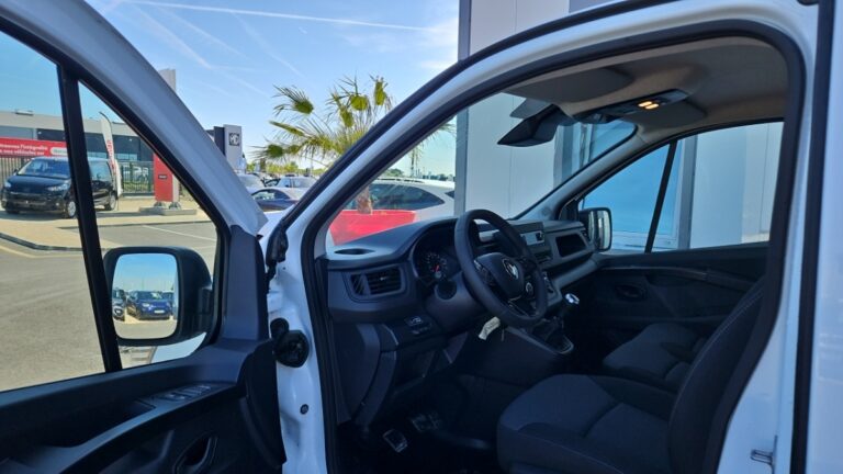 Renault Trafic FOURGON 3000 kg blue dci 150 grand confort - Image 12 (July 7, 2026)