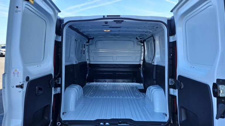 Renault Trafic FOURGON 3000 kg blue dci 150 grand confort - Image 09 (July 7, 2026)