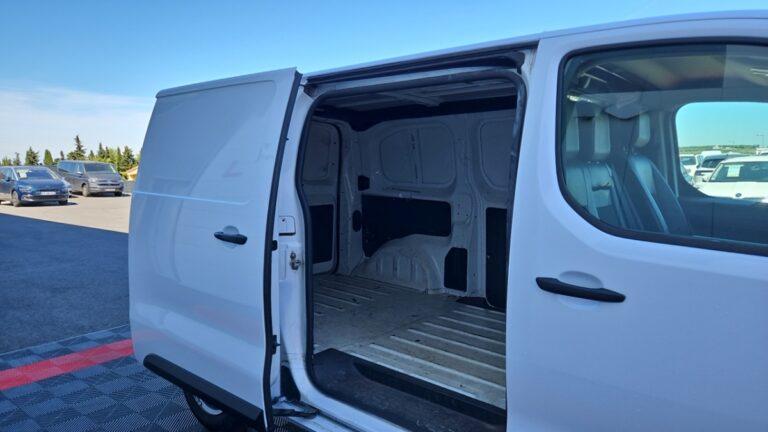 Toyota PROACE FOURGON MEDIUM 1.5L 100 D-4D BVM6 DYNAMIC - Image 10 (July 7, 2026)