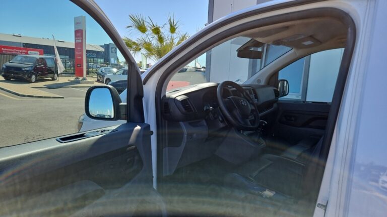 Toyota PROACE FOURGON MEDIUM 1.5L 100 D-4D BVM6 DYNAMIC - Image 12 (July 7, 2026)