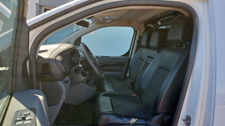 Toyota PROACE FOURGON MEDIUM 1.5L 100 D-4D BVM6 DYNAMIC - Image 13 (July 7, 2026)