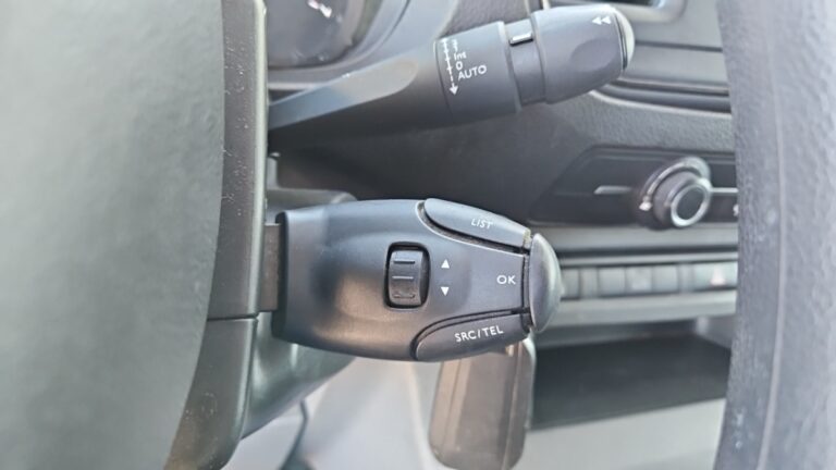 Toyota PROACE FOURGON MEDIUM 1.5L 100 D-4D BVM6 DYNAMIC - Image 17 (July 7, 2026)
