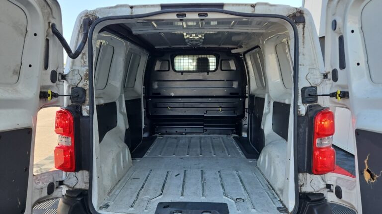 Toyota PROACE FOURGON MEDIUM 1.5L 100 D-4D BVM6 DYNAMIC - Image 09 (July 7, 2026)
