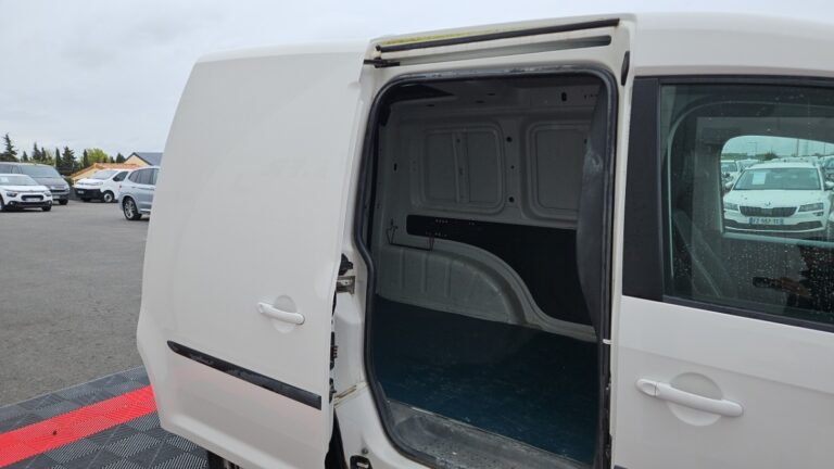 Volkswagen Caddy Van 2.0 TDI 122 4MOTION BVM6 BUSINESS LINE PLUS - Image 10 (July 7, 2026)