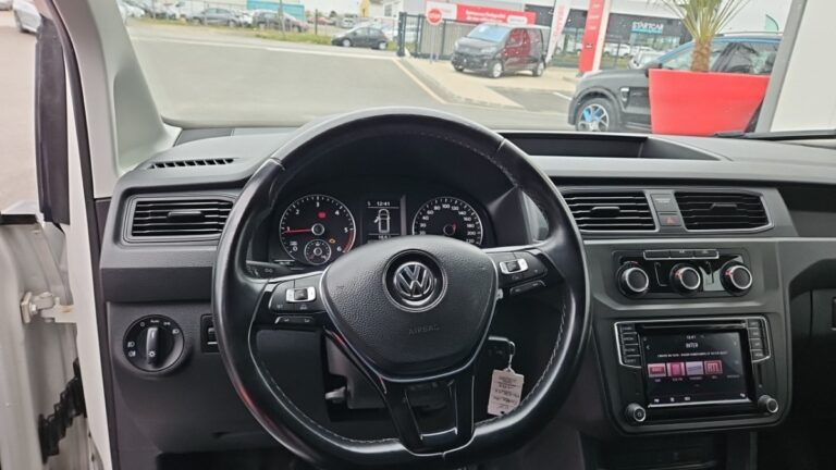 Volkswagen Caddy Van 2.0 TDI 122 4MOTION BVM6 BUSINESS LINE PLUS - Image 15 (July 7, 2026)