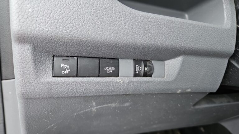 Peugeot Expert FOURGON tole long 2.0 bluehdi 120 ss bvm6 premium - Image 13 (July 7, 2026)
