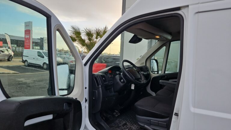 Peugeot Boxer FOURGON TOLE 435 BLUEHDI 140 SS ASPHALT - Image 12 (July 7, 2026)