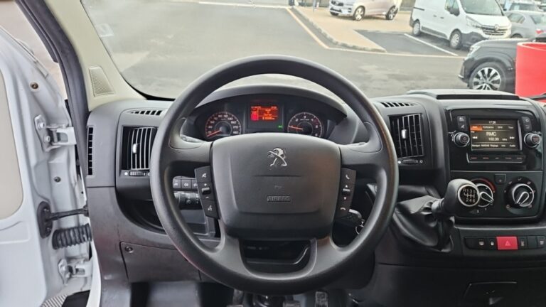 Peugeot Boxer FOURGON TOLE 435 BLUEHDI 140 SS ASPHALT - Image 15 (July 7, 2026)