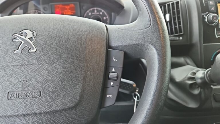 Peugeot Boxer FOURGON TOLE 435 BLUEHDI 140 SS ASPHALT - Image 19 (July 7, 2026)