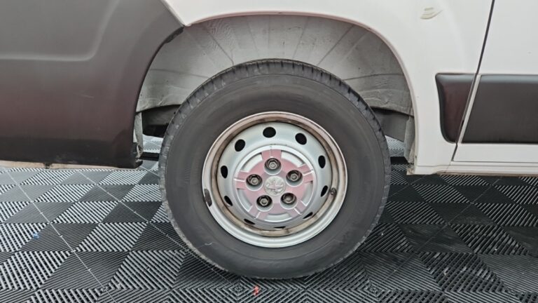 Peugeot Boxer TOLE 333 BLUEHDI 140 SS ASPHALT - Image 08 (July 7, 2026)
