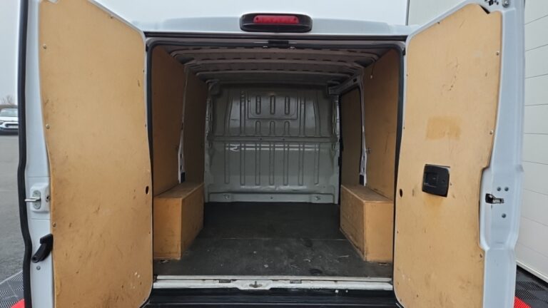 Peugeot Boxer TOLE 333 BLUEHDI 140 SS ASPHALT - Image 09 (July 7, 2026)