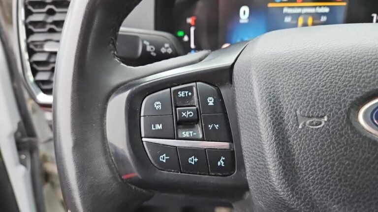 Ford Ranger SUPER CABINE 2.0 ECOBLUE 170 CH SS BVA6 4X4 XLT - Image 17 (July 7, 2026)