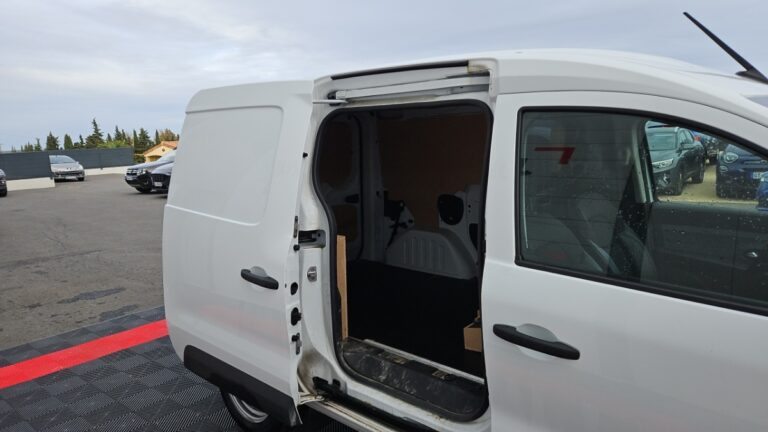 Renault Express Van BLUE DCI 95 – 22 CONFORT - Image 10 (July 7, 2026)