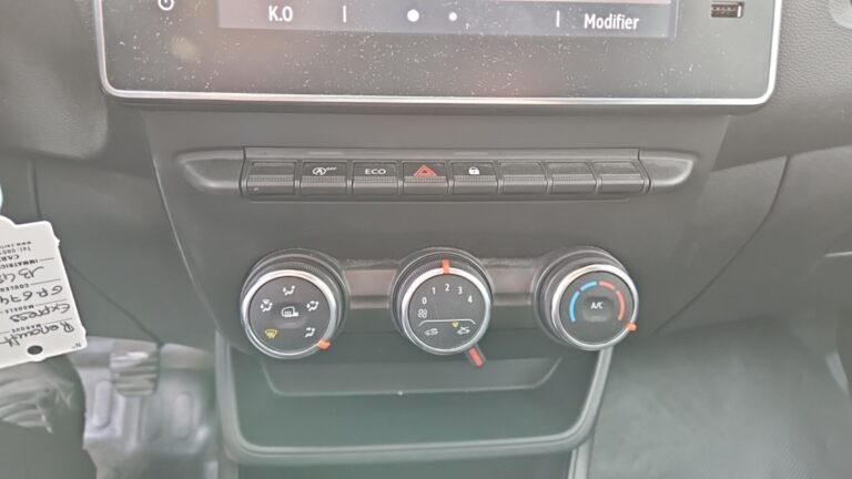 Renault Express Van BLUE DCI 95 – 22 CONFORT - Image 18 (July 7, 2026)