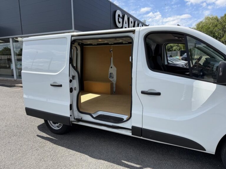 Renault Trafic FOURGON FG BLUE DCI 130 2T8 GSR2 ADVANCE - Image 14 (July 7, 2026)