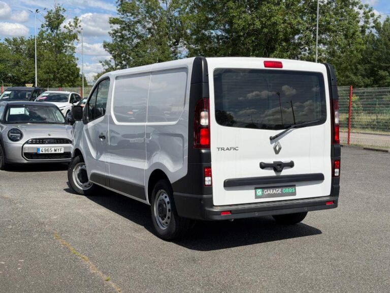 Renault Trafic FOURGON FG BLUE DCI 130 2T8 GSR2 ADVANCE - Image 02 (July 7, 2026)