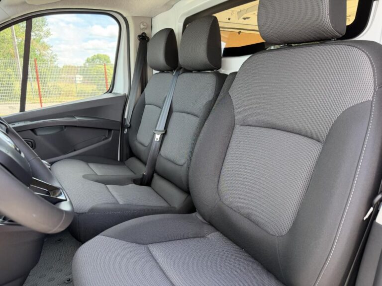 Renault Trafic FOURGON FG BLUE DCI 130 2T8 GSR2 ADVANCE - Image 06 (July 7, 2026)