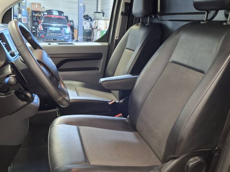 Opel Vivaro FOURGON FGN L1 2.0 DIESEL 180 CH BVA8 PACK CLIM - Image 17 (July 7, 2026)